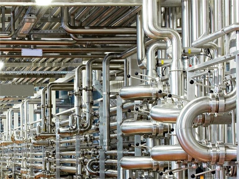 山东天泰啤酒设备-发酵管廊和阀阵